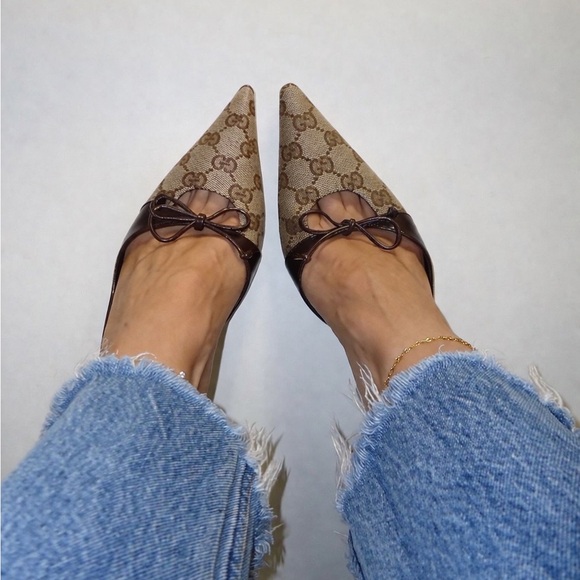 Gucci Women's Vintage Beige and Brown Monogram Pointed Mules